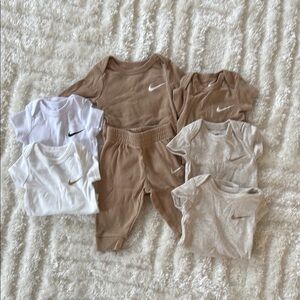 Nike Infant Onesie and Pants Set - White and Tan